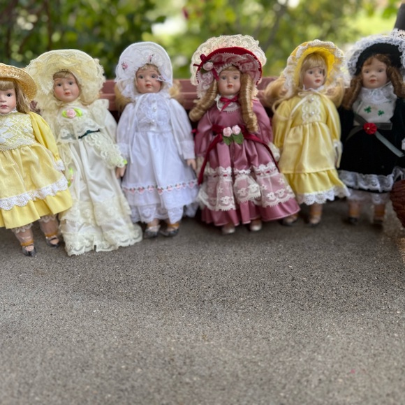 Classic Porcelain Dolls Girls Soft Body Victorian Lacey Dress Sets of 6 - Picture 10 of 17